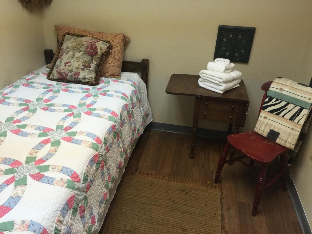Hostal A Place To
